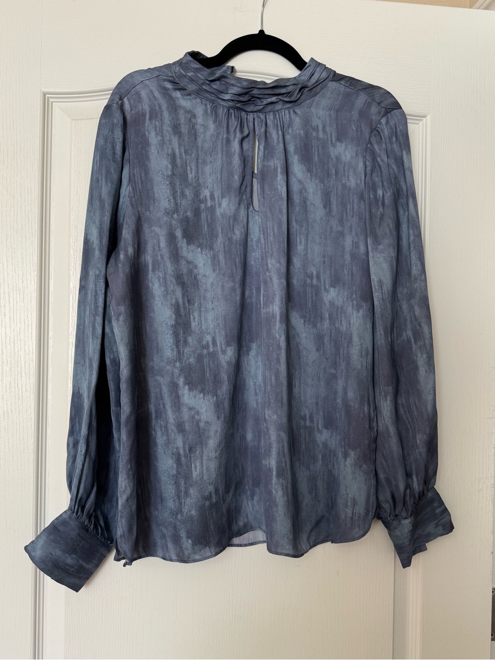 NWOT White House | Black Market - Blue Keyhole Mock Neck Longsleeve Blouse - Picture 6 of 12